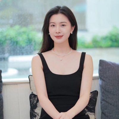 EveThom840's profile picture. 🏋️Fitness ⛳️Golf Lover 🌍Wanderlust Explorer✈️ 🌸Nature Lover ☕️Let’s share smiles🙂 🖤𝙍𝙞𝙜𝙝𝙩 𝙥𝙖𝙩𝙝 𝙗𝙚𝙖𝙪𝙩𝙞𝙛𝙪𝙡 𝙡𝙞𝙛𝙚😊