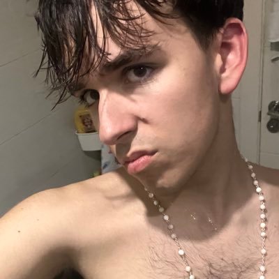 jorgexulovt's profile picture. si no lo puedes tener mejor déjalo ir | rosalía noticed 6x