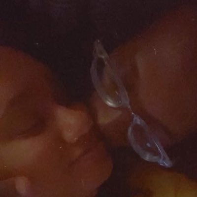 queenbfg_'s profile picture. mom 👩‍👧 , future historian 📚 owner of @bglhtoo 🎙️ safe space 🏳️‍🌈 gamer 🎮 #TwitchAffilate: all links in bio! Harris Voter ❤️🖤