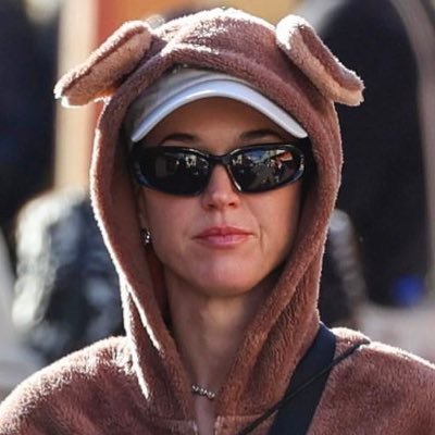 lifetimesty's profile picture. jlo #1 stan