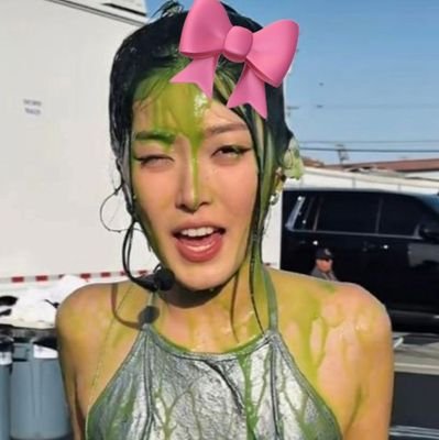 yoonxana's profile picture. it's me pichulinha
| katseye