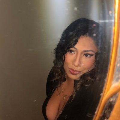 treslecheshunny's profile picture. you see, silly rabbit…