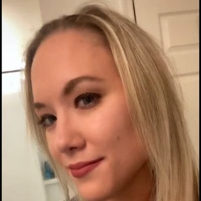 Esther446164274's profile picture. 