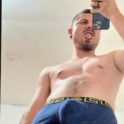 alealejandr1309's profile picture. Flaco-Alto 🤙🔥👽🍁 Bisexual🥵 creado para crear 🔞 sigueme🤞👽 dame RT . 😈💥https://t.co/6BHL1VpejF
