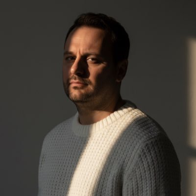 ParsArmantuna's profile picture. Ekonomi ve Uluslararası İlişkiler mezunu, Hukukta yüksek lisanslı,kitap okuyucusu. (Ne Jupiter quidem omnibus placet)