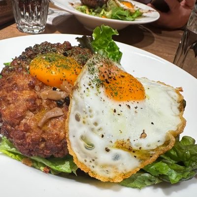 eri_omenz128's profile picture. 面識のある🔑垢さんのみ。 中身持ち出され人間不信のため心を守るために🔑以外の方ブロ解しました。表のアカウントでは繋がってくれたら嬉しいです。　（中の人あります）