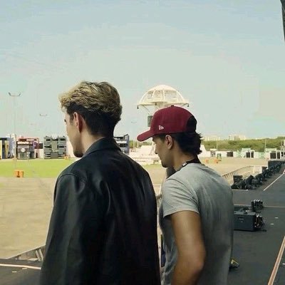 radiotofani's profile picture. Ainda é só sobre você!!