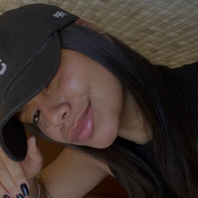 Beatrizz_s_'s profile picture. uma versão de blair waldorf com priscila evellyn.