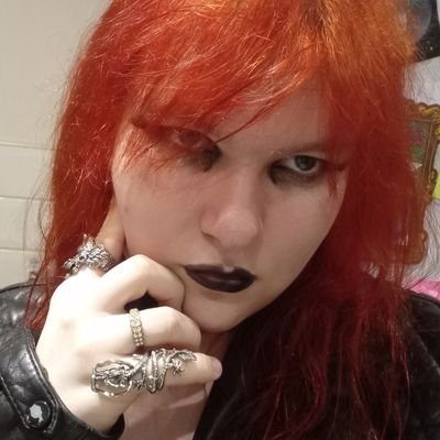 beadiboop's profile picture. DMs open! // 20 // 🐭 fox/mousegirl extraordinaire 🦊 // 🏳️‍⚧️13/03/25🏳️‍⚧️ // 💖@SYMBIOTEGRRRL 💜 // priv: @r2bea2 // dafydd granted.