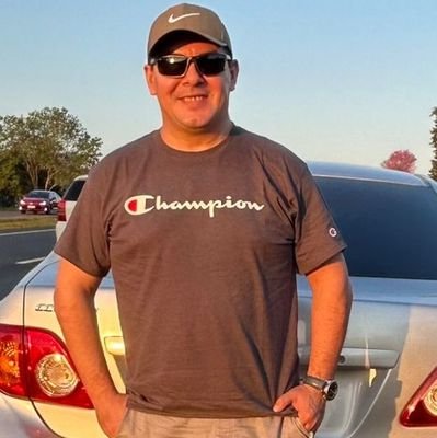 est_jener's profile picture. Ing. Comercial, Prof. de Guaraní, Abogado, Docente Universitario; amante de la pesca. 
La vida está hecha de momentos, solo de momentos, no te pierdas el ahora.