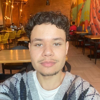 viniczs's profile picture. assistindo rainha da sucata