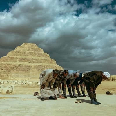 moaazIII's profile picture. إِذَا لَمْ تَسْتَطِعْ قَوْلَ الحَقِّ فَلَا تُصَفِّقْ لِلبَاطِلِ
ضد وجود اللاجئين والمهاجرين علي الارض الطاهرة𓆎𓅓𓏏𓊖