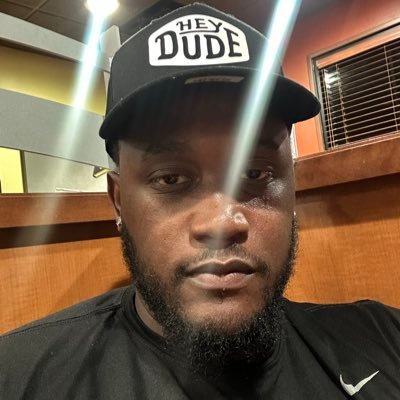 DuckTailCHARLES's profile picture. 