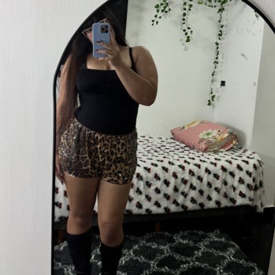 valen_ciraudo9's profile picture. taylor y monogamia