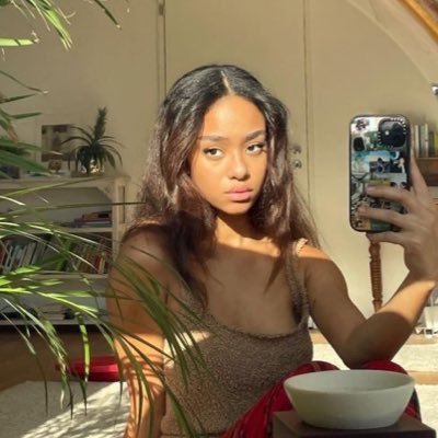 marzloops's profile picture. 