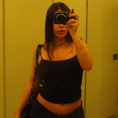 y2kma_'s profile picture. 