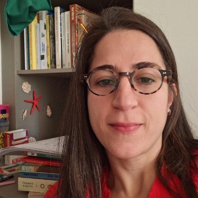 AnnaCFontana's profile picture. poesia•movimento•saber e analisar sem passividade •desordem