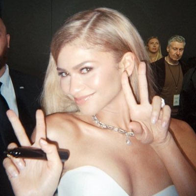 ILOVDAYA's profile picture. sign of the times