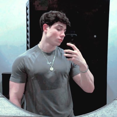 L1CKBOY's profile picture. 