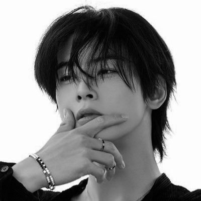 prettyaftcrdark's profile picture. M 🐾 - just a guy who likes flowers and Ryo!