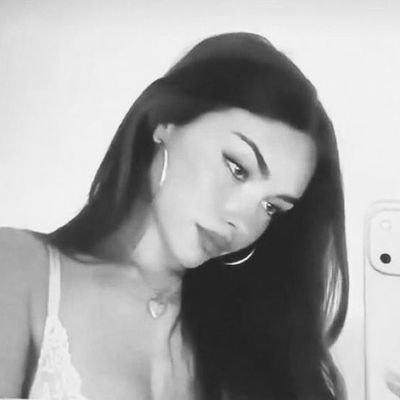 7tijx's profile picture. وتظنُّ من فَرطِ لُطفهِ بك أنكَ عبدُهُ الوحيد.