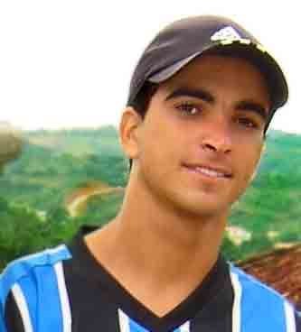 Sincero, extrovertido d+, Familia, meu alicerce para q eu possa construir meus sonhos e concretizar meus objetivos. Deus acima de tudo!!