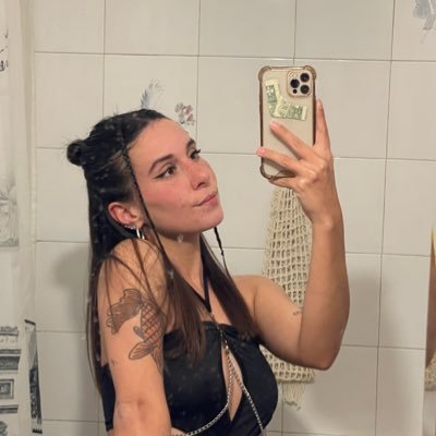 vickymasyk's profile picture. 24. Artes Visuales🖌️ zona norte🍀 ♈ 222 El comienzo, el lugar correcto en el tiempo correcto.