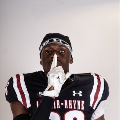 AmariiKing's profile picture. WIDE RECEIVER AT LENIOR RHYNE UNIVERSITY 🐻 RS-FRESHMEN 6’1 185