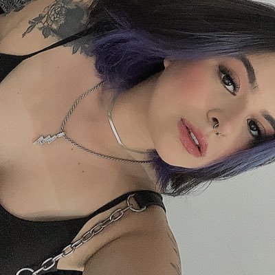 klljulia's profile picture. Emo nova, fã de fresno, 🏳️‍🌈