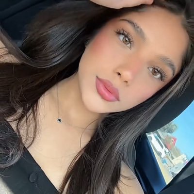 madleynrivera's profile picture. HMU- don’t DM me if you can’t prove it’s you.