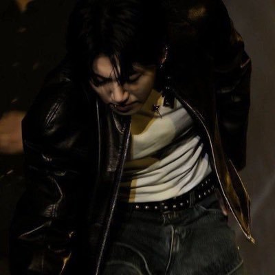 jeonluvxo1997's profile picture. ISFP 🌟! 97 • jjk  -🎧🎸!! seven