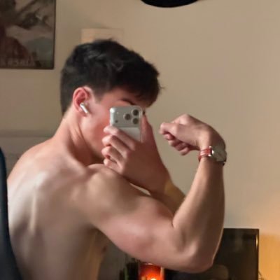 JuuicyEh's profile picture. rower (6’3) autistic by nature athlete by choice | Pang: @ToasterR6 - @ExerGN Ne obliviscaris!