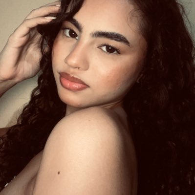 clarafr_raa's profile picture. só de butuca