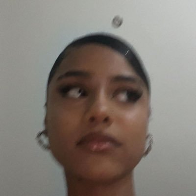 lifebynena's profile picture. estudos, reclamações e bts