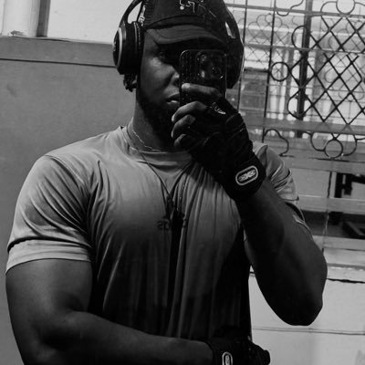 Zadibun's profile picture. Cruise and more cruise… Humor and more humor… I fit beat you for real life so respect yourself. 😏