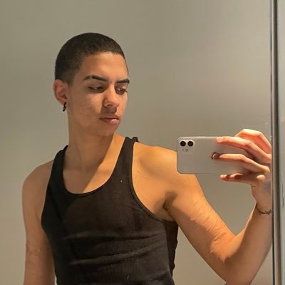 femmefvckerr's profile picture. yes, i’m legally married to @5tuckin2000s🤍