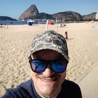 MullerGlauco's profile picture. Skatista, publicitário (em formação), fotógrafo, video-maker e fui repositor de supermercado.
Vivendo e aprendendo na praia mais famosa do Brasil 🇧🇷