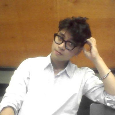 sanixesua's profile picture. it’s so confusing sometimes. https://t.co/DGItKFmCm1