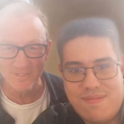 PJ_twom's profile picture. À l'affut des infos musicales | Rédacteur, créateur et admin du site The World Of Music | Ferrovipathe et passionné de musique