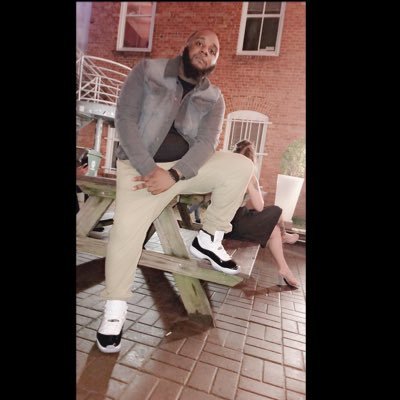 mr1hundred_'s profile picture. On the road to riches 💰🏎️💨