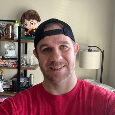 CapnDavid_3083's profile picture. I open all the jars in this house. Dragon heart string core. Slytherin. #PleaseAdvise #USMC