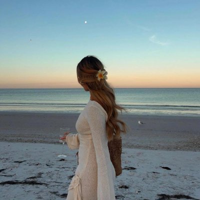 Charlotte68qs's profile picture. Staying fit is a lifestyle for me, whether it's jogging, cycling, or spending hours on the golf course. I also enjoy reading about nutrition and wellness