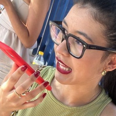 annacarolinas9's profile picture. feliz