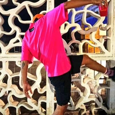 ce_aga's profile picture. cria do ibura, nego afrobege, comunicador com tdah, ex-dj, inimigo do fim, marido da avril e me jogando nas sociais com uma pegada pop mainstream