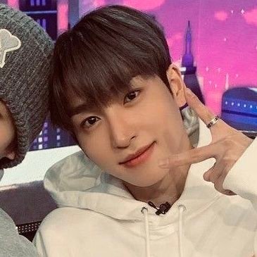 allonairee's profile picture. (ENG/IND) I look forward to coffee, movies, and Sangaji.