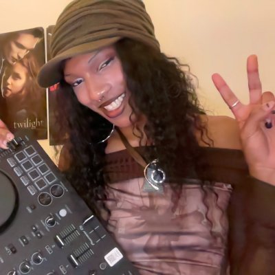 ilyclemmie's profile picture. 