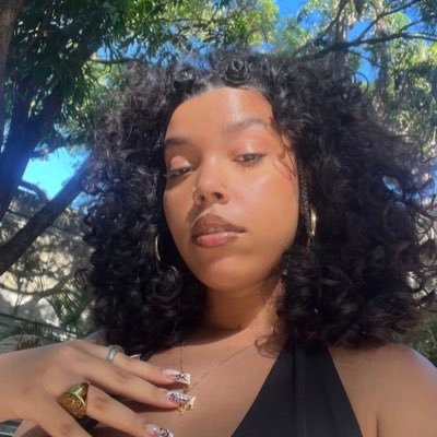 mikamikashow's profile picture. 