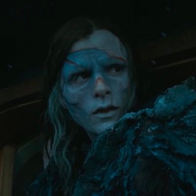 shrikefeathers's profile picture. waiting for it to get dark