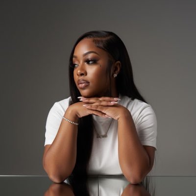 thachoosenone00's profile picture. focused, but not always focus 👱🏽‍♀️        2WENTY 7EVEN 🖤