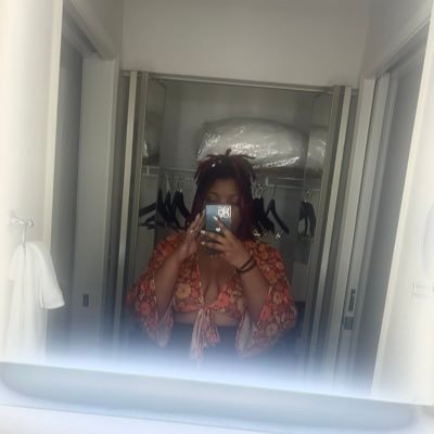 IAmPinkk1's profile picture. 